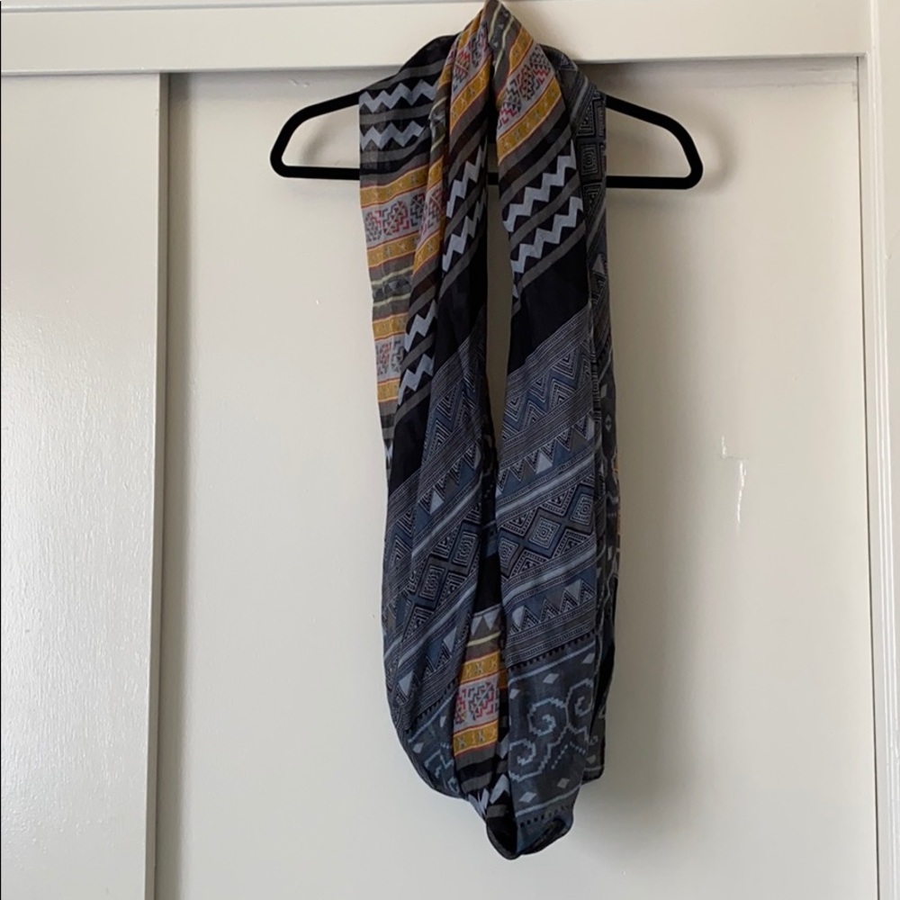 Patterned Infinity Scarf - Picture 2 of 4